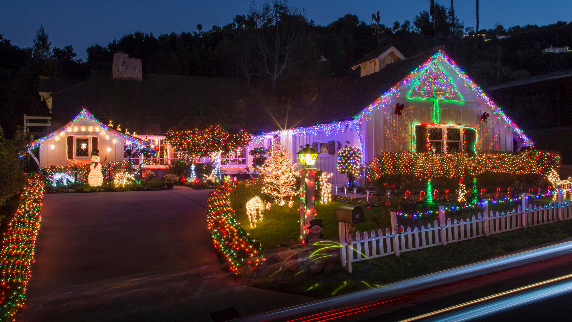 chritmas decorated house